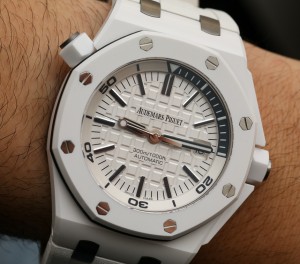 audemars-piguet-royal-oak-offshore-diver-ceramica-bianca-replica-1